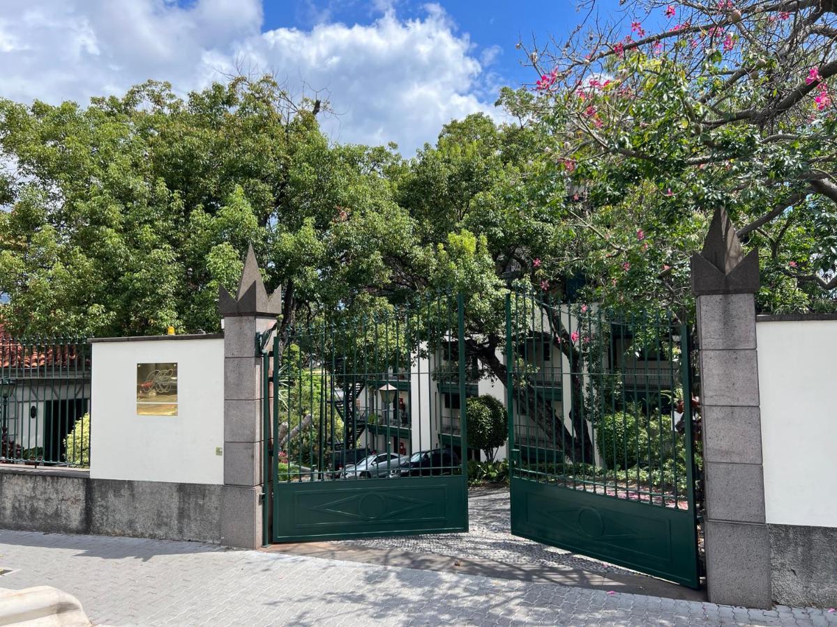 Ferienwohnung Luxury Oceanfront At Reid'S Gardens Funchal  Exterior foto